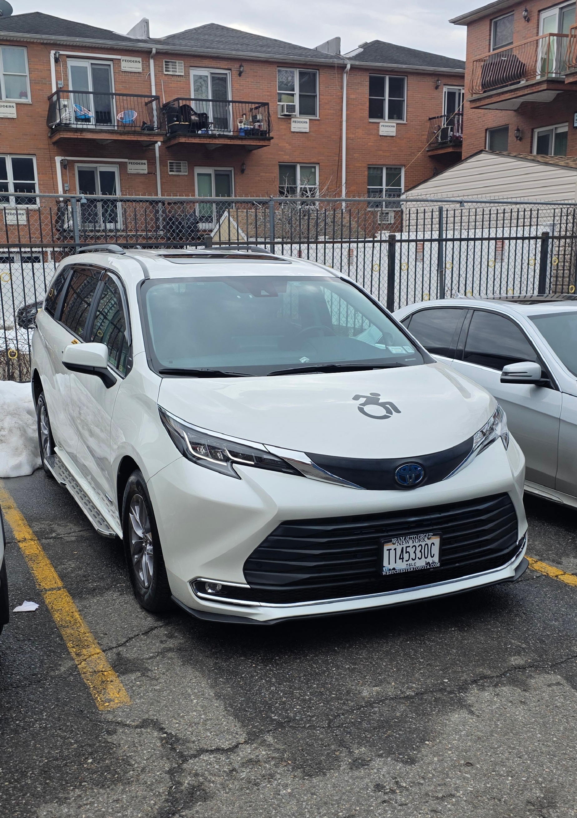 Toyota Sienna Hybrid WAV